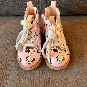 Toddler Girls Minnie Mouse Boots size 5